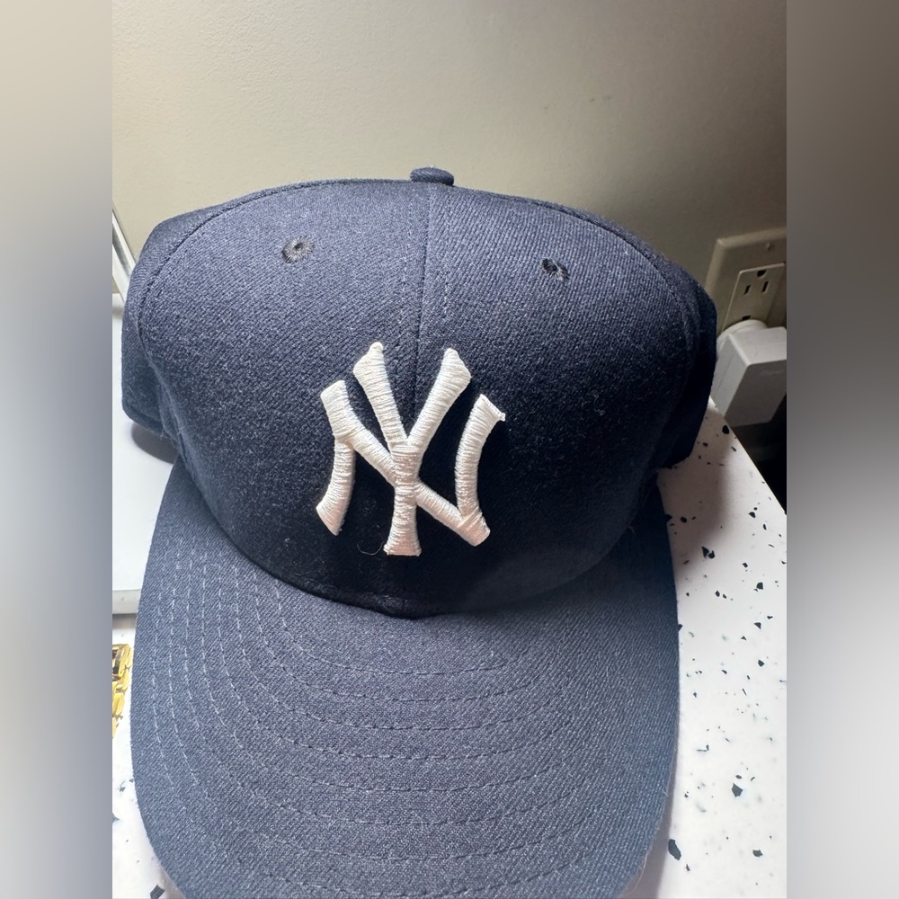 New York Yankees New Era 59FIFTY Fitted Cap – Size 7 1/4 – Authentic MLB